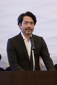 代表取締役社⻑　降籏邦義