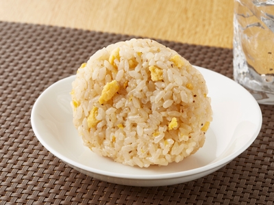  おにぎり　玉子炒飯画像（画像はイメージです。）