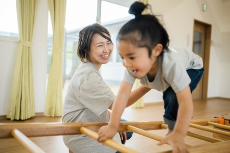 療育現場に“働きやすさ”革命　 元気キッズグループ、労働時間短縮＆フレックスタイム制を導入