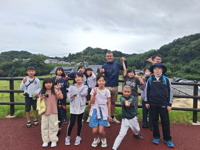 外国人講師と一緒に自然体験！