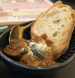 FfD2eMhxE3GvEHLSiOUb.jpg?w=940&h=940