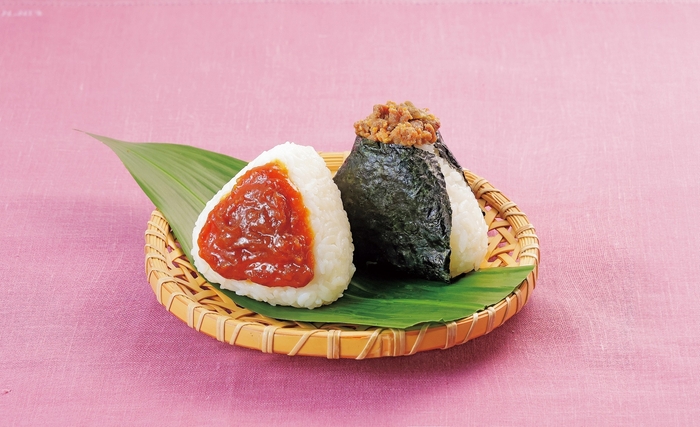 ばぁばのおにぎり屋 左「仙台味噌おにぎり」 右「牛たん南蛮おにぎり」