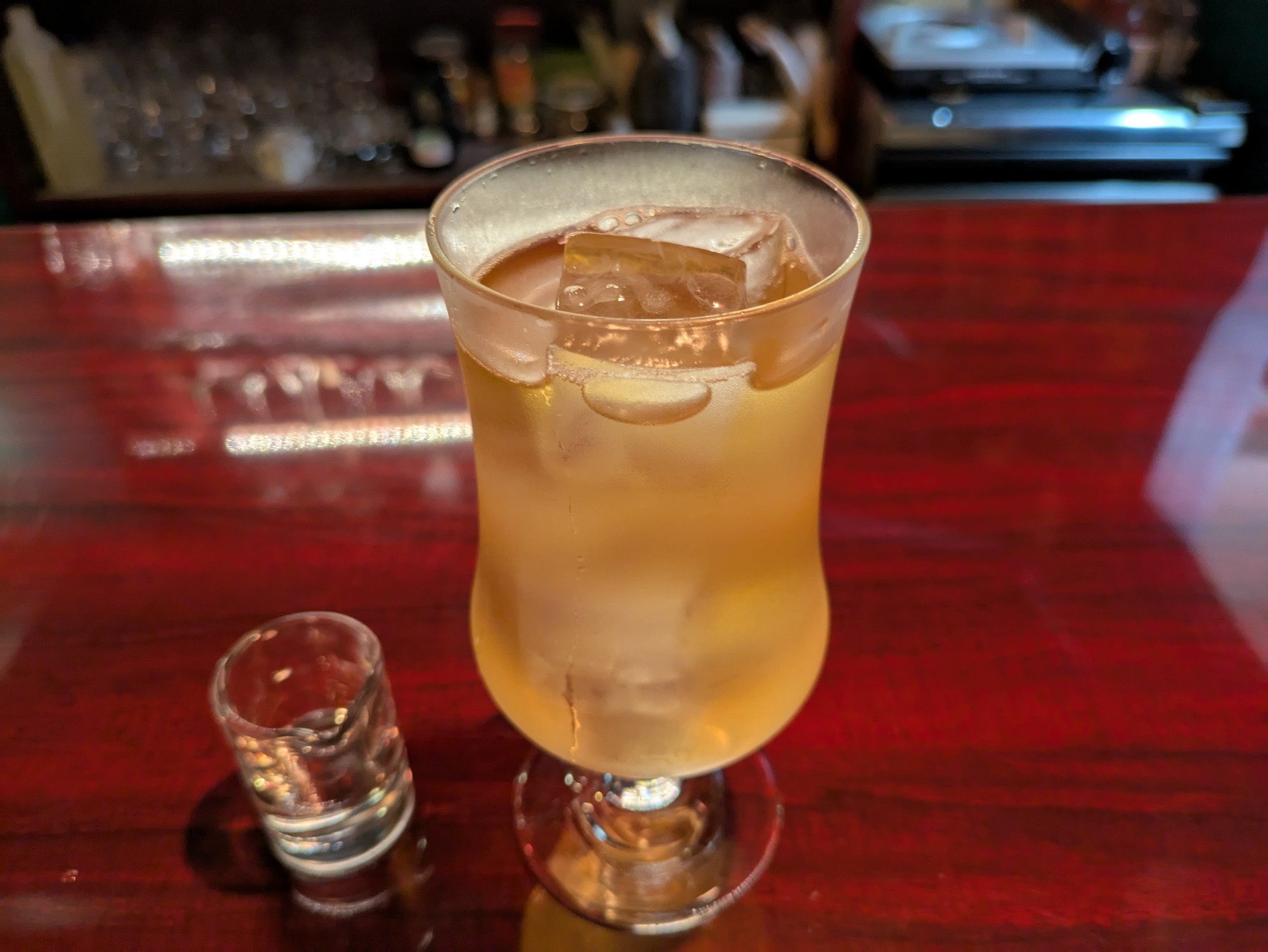 池袋に“イケメン店主の異色の経歴”カフェ 「Cafe 33-THIRTY THREE-」がオープン