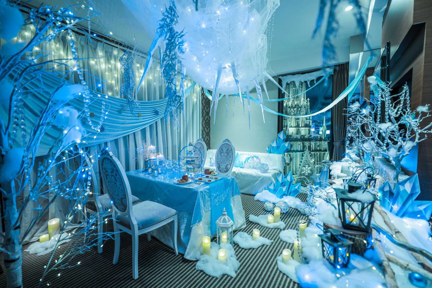 【雪の女王】の世界観を表現したコンセプトルーム&宿泊ルーム登場 「FROZEN ~Snow Magic Fantasy~」販売