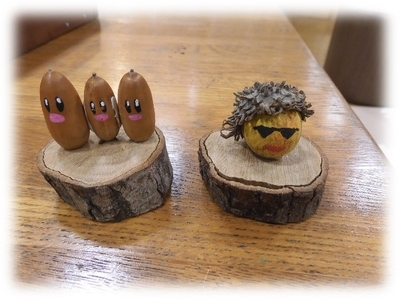 どんぐりスタンド