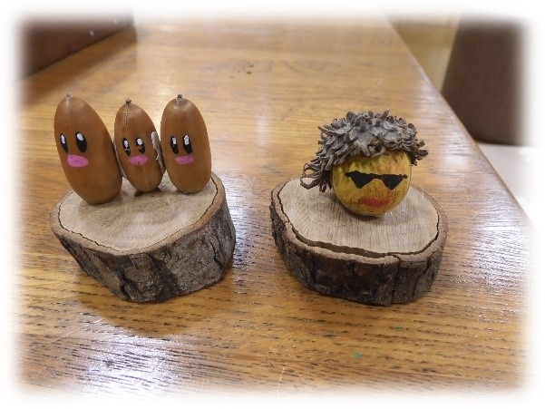 どんぐりスタンド