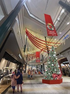 ▲メイン装飾：KUZUHA MALL本館ミドリモール1F モールアベニュー