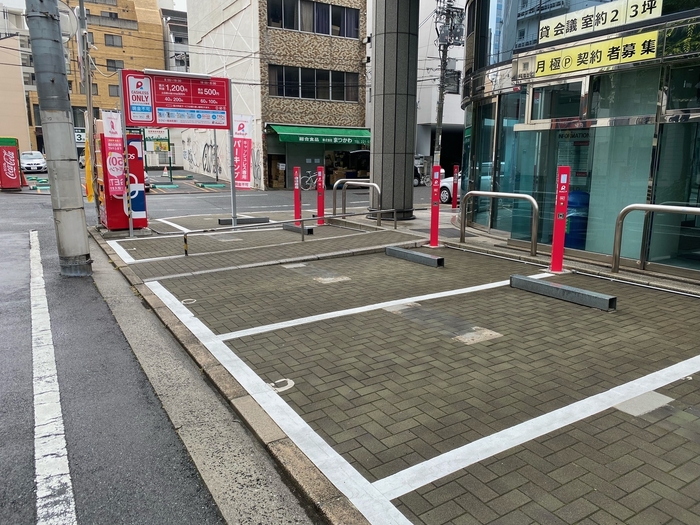 アサヒエンタープライゼスの運営管理する駐車場(ラクピー橋本町第1)