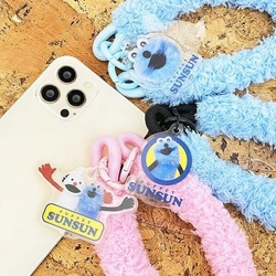 パペットスンスンを身に着けてお出かけしたい。もこもこのストラップから小さめのアクリルキーホルダーまであります。