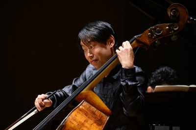 幣隆太朗（コントラバス）(c) Fumiaki Fujimoto