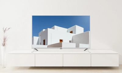 IRIE液晶テレビシリーズの32型／40型に ホワイトカラーモデルを追加し8月1日より販売開始