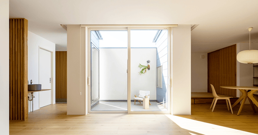 リビングと繋がるプライベートな庭02