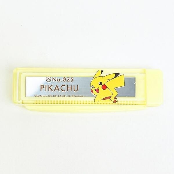 身だしなみはポケモンにおまかせ！1台2役のミラー付きコームがスリムで持ち運びに便利