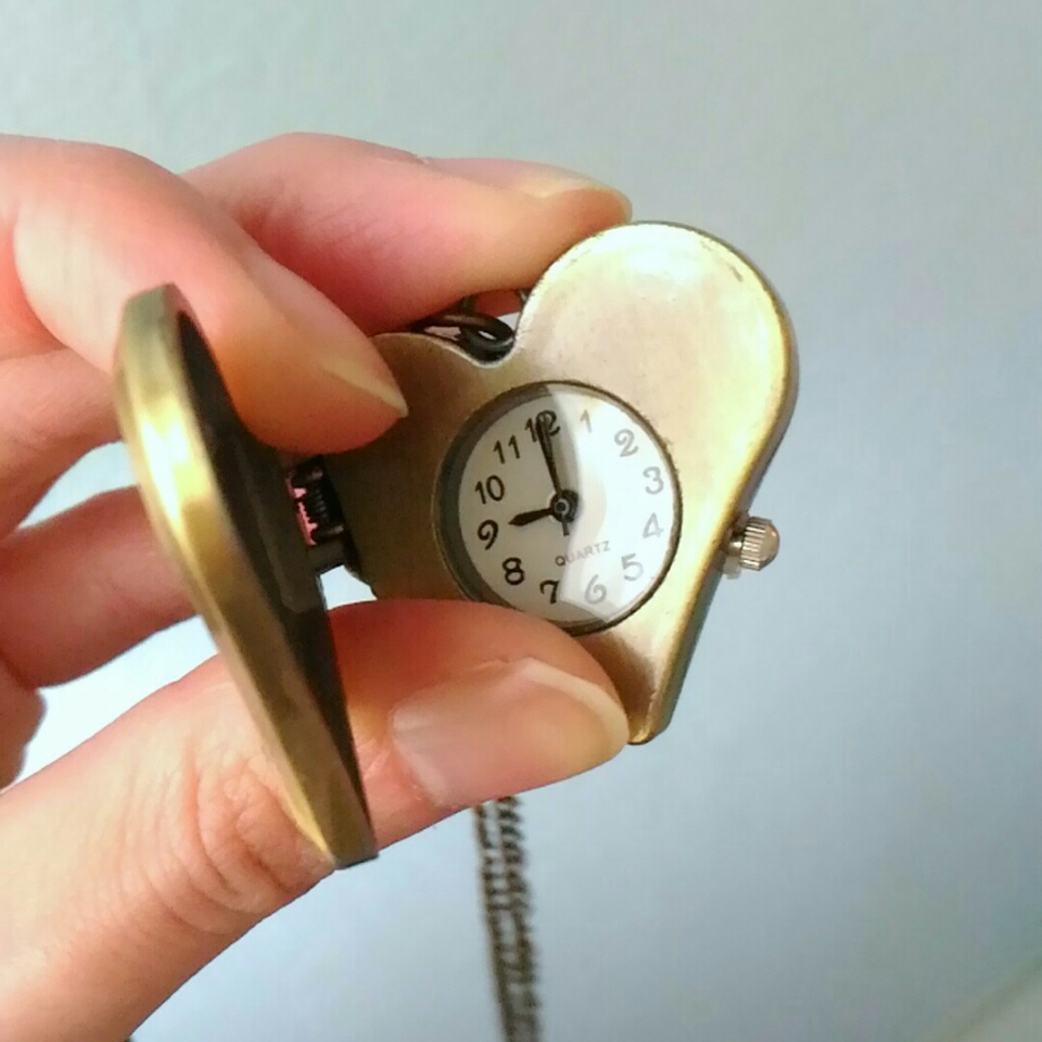 必ず入ってる!! 人気のアンティーク風懐中時計