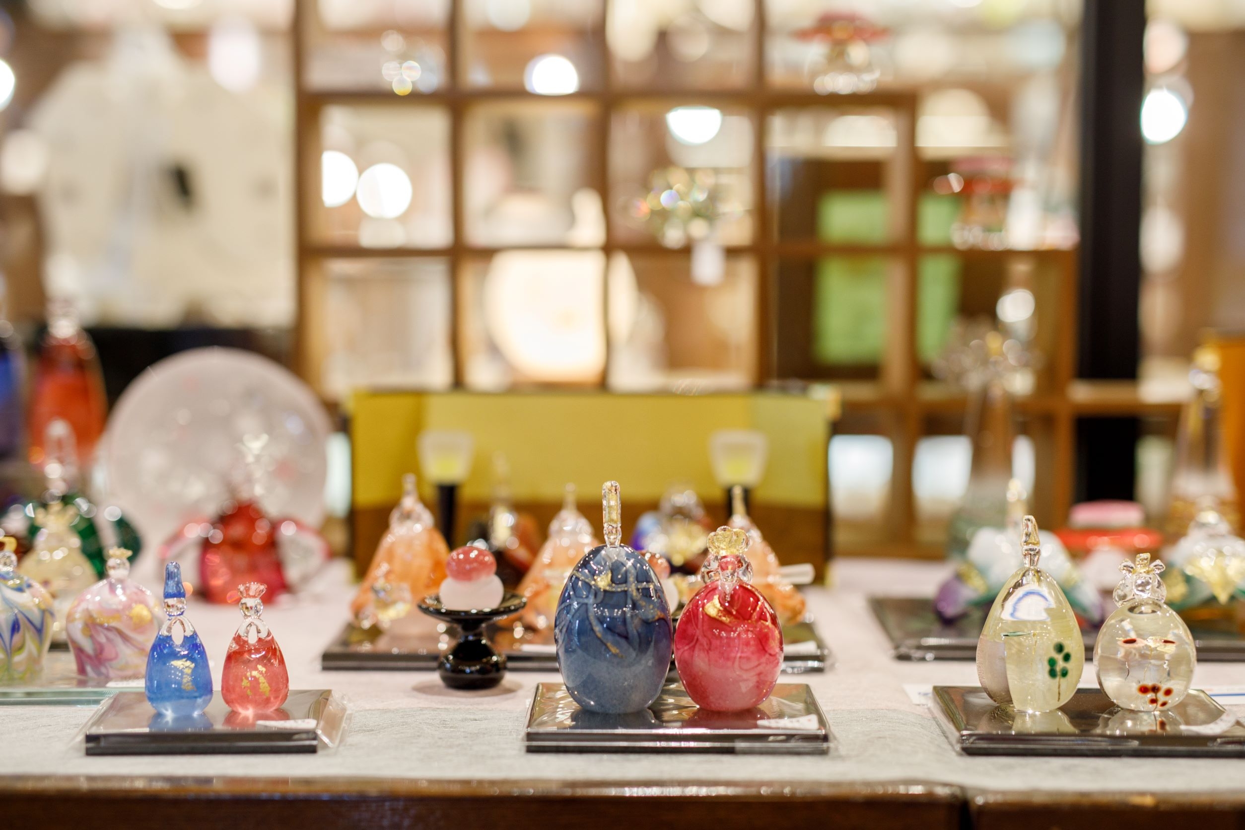 ガラスの雛飾りだけでもバリエーションが豊富!