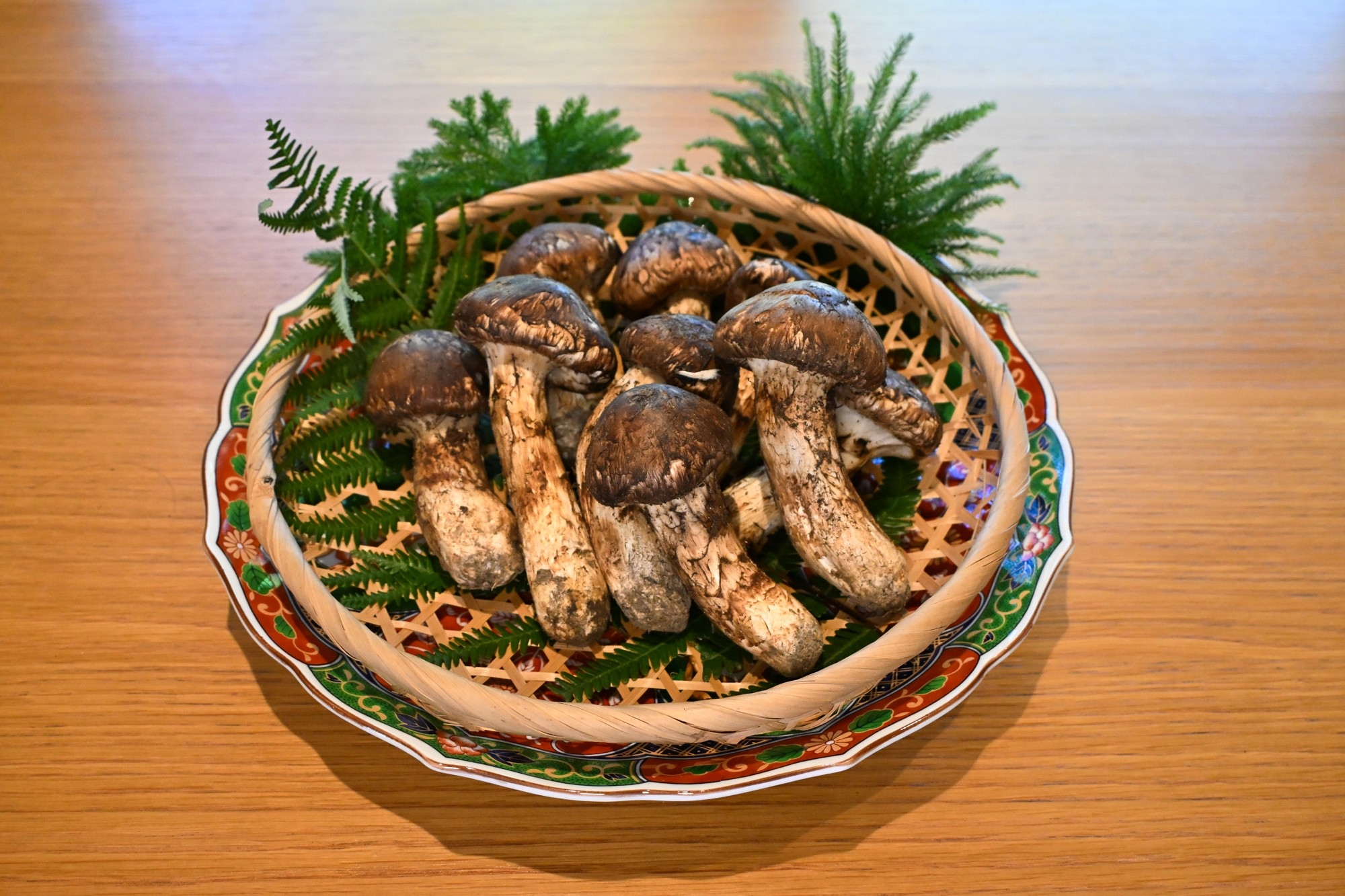 100年前の重要⽂化財で、究極の『松茸すき焼き』体験を開始─ 　京都『⾁のひろ重 御池之』が国産松茸（3万円相当）を期間限定オプション販売で『⼀⽣に⼀度の京都体験』