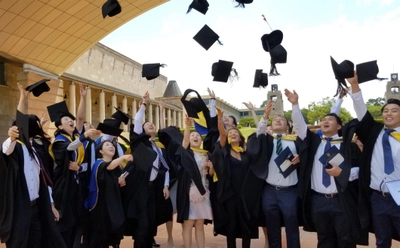 オンラインMBA(Bond-BBT MBA)取得者のキャリア調査 年収増加82%、「自信」と「ネットワーク強化」が好影響