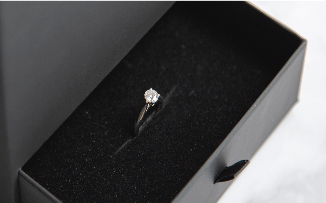 マルチクッションは指輪も素敵にデザイン