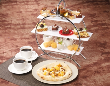 秋色マロンのアフタヌーンティー　※写真は2名様ご利用時