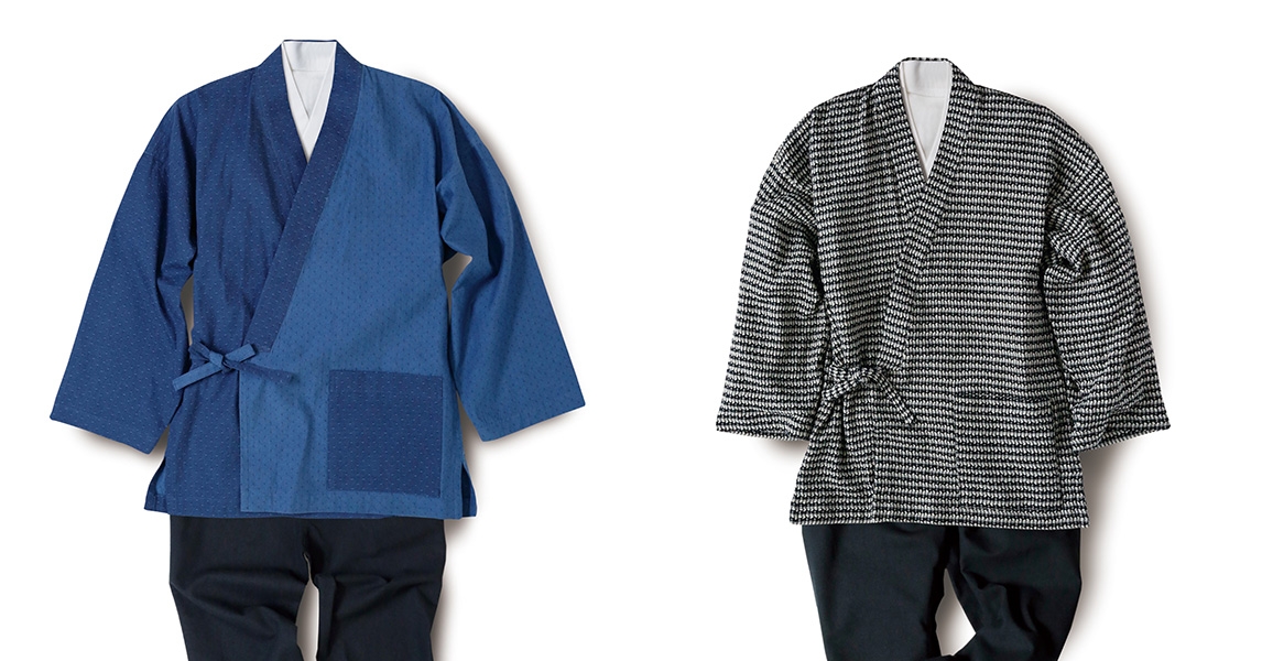 青のトーン違いの作務衣(左)、白と黒の糸で織り模様をいかした作務衣。コチラは上下セット