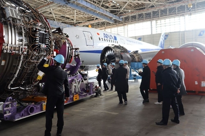 エンジンの大きさに圧倒されます