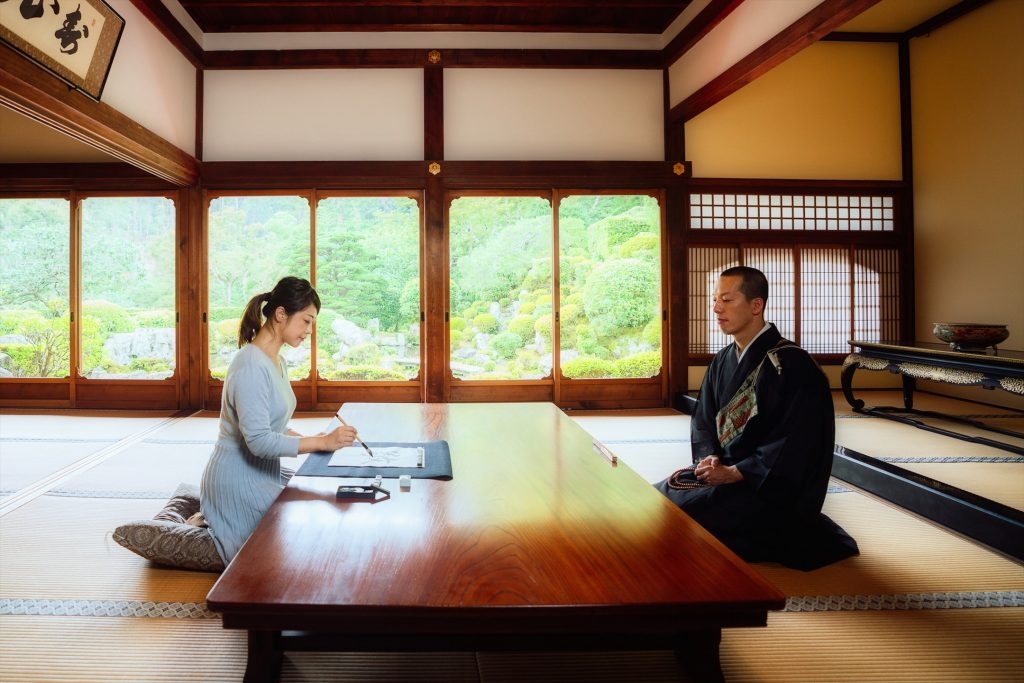 星のや京都 ~清水寺で書き初め体験。新年の抱負をしたためます。~静かな冬の京都で自分に向き合う「今年のわたしの漢字」 期間:2021年1月15日〜2月28日