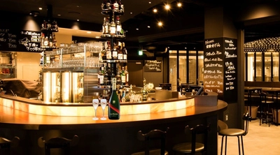 シャンパンガールとDJが新宿マルゴグループをジャック～25年6月25日（水）～