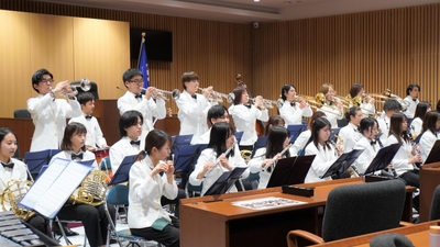 GvjPJoACBDVthG9LeFmY.jpg?w=940&h=940