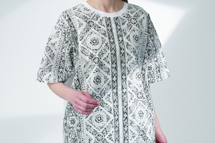 モノトーン更紗チュニックシャツ