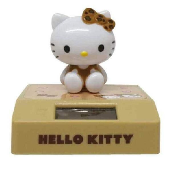 キティの頭がゆらゆら揺れる、いやしのソーラーマスコット。日焼け