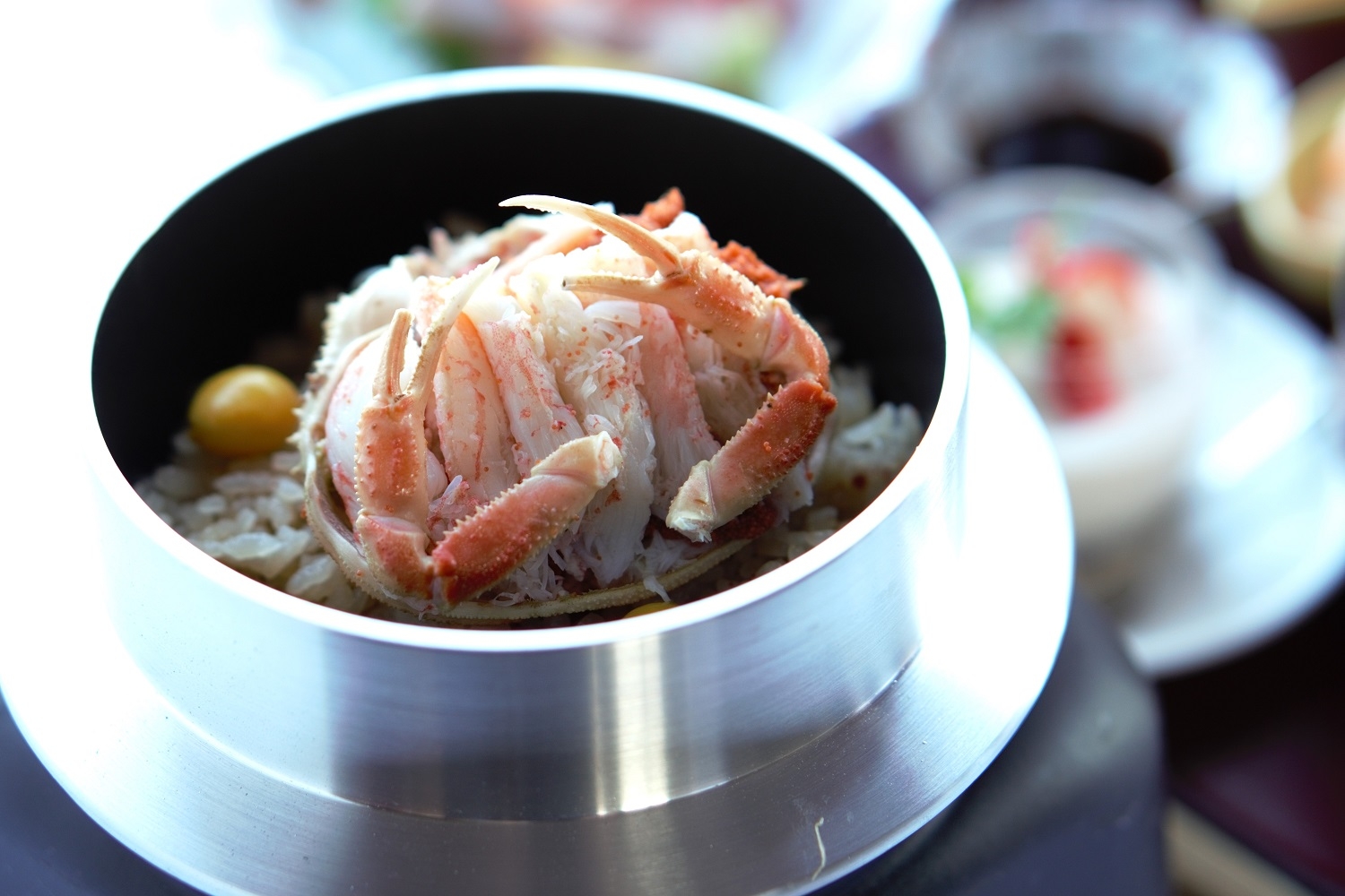 【ホテル金沢】11月解禁!金沢の冬の味覚 香箱ガニ×金沢の郷土料理を味わい尽くす豪華「香箱蟹御膳」が付いたプレミアム宿泊プランの予約受付を開始