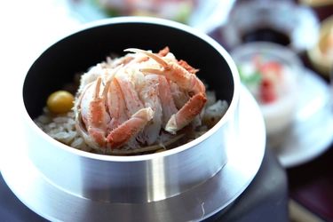 【ホテル金沢】11月解禁！金沢の冬の味覚 香箱ガニ×金沢の郷土料理を味わい尽くす豪華「香箱蟹御膳」が付いたプレミアム宿泊プランの予約受付を開始