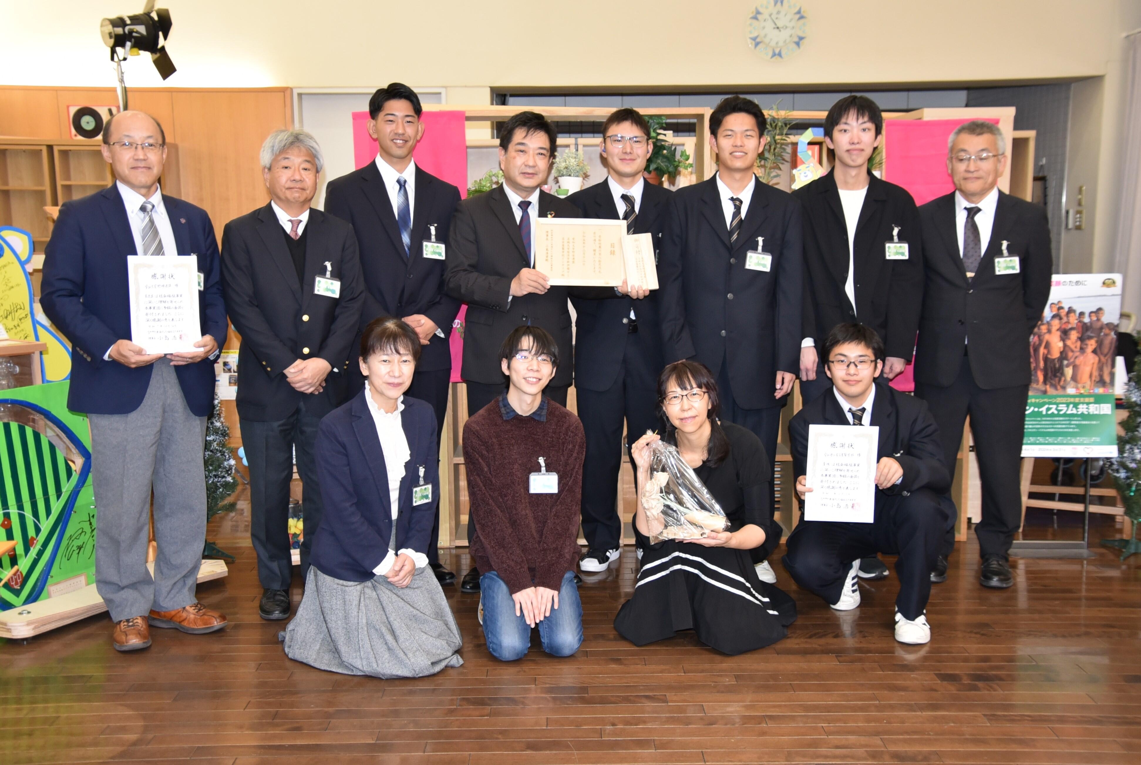 【中古】 孫への課外授業 人生への知恵について/文藝春秋企画出版部/伊藤宏 H0Q3zSQoaLex3lBhKF1Q.jpg