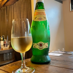 様々なワインをセルフサービスで ! 