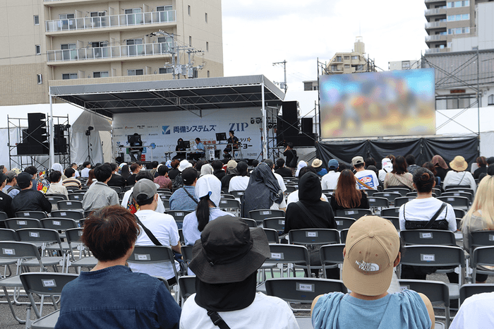 約2700人が詰めかけた大会会場