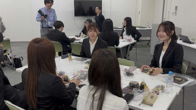 近大生が考案した惣菜おにぎりをライフ 八戸ノ里店で限定販売 店頭では学生による販促イベントも実施