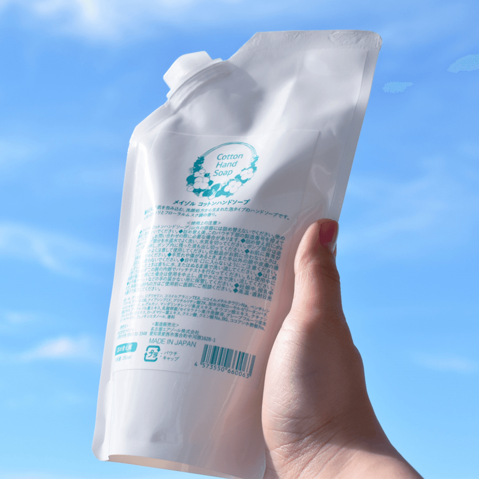 コック付きパウチが便利な詰め替え用。