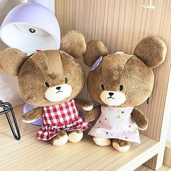 バッグに付けるぬいぐるみ…と思いきや！実は中からエコバッグ。くまのがっこうの可愛すぎる仕掛けに胸キュン