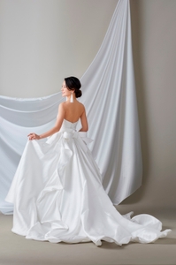 新作ドレスファッションショー