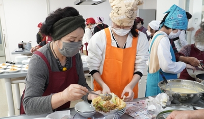 HRuFLM2PuNNbbvIeLAsf.jpg?w=940&h=940