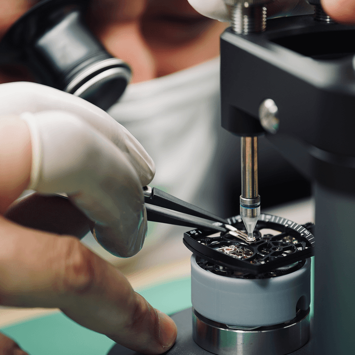 ゼロタイム自社工房にて組み立て