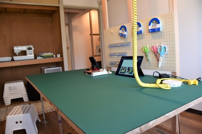 新設した「家事室」。押し入れを活用してミシンも設置