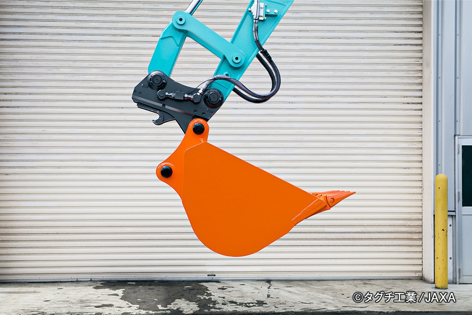 可動側フックが万が一外れても、固定側フックだけでアタッチメントを保持できる