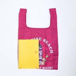 日焼け姿のマイメロディのバッグ