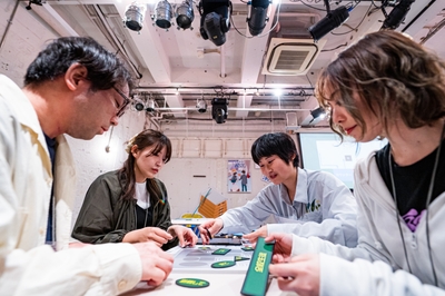 HgMWwh16lHtL8TLUguqA.jpg?w=940&h=940