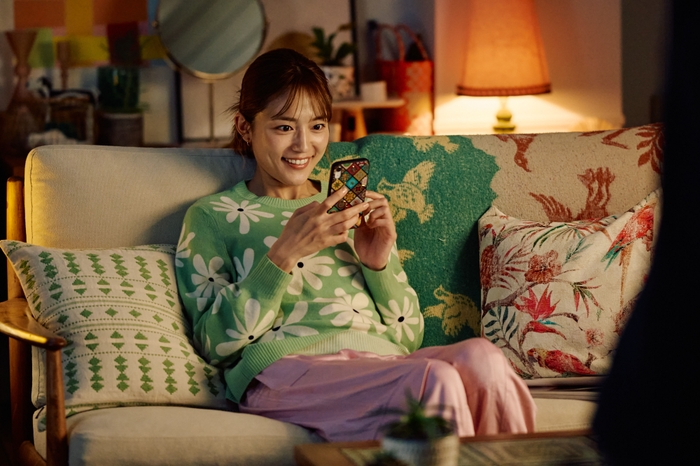 Qoo10「メガ割」新TV‐CM 『まずはメガ割見てみなきゃ』続編 8