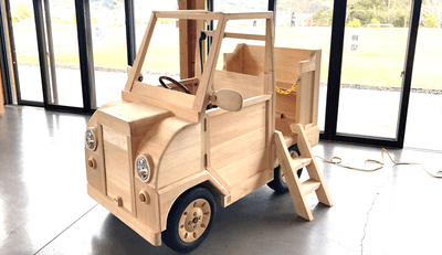 木製電気自動車（大阪産業大学）