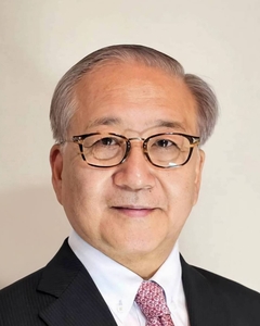 長尾　年恭　氏