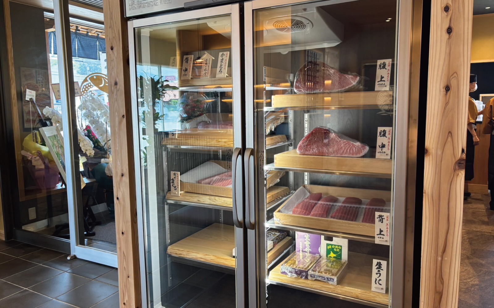 生本まぐろショーケース