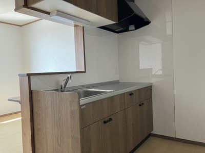 収納を十分に備えたキッチン。日々の自炊にも使いやすい設計